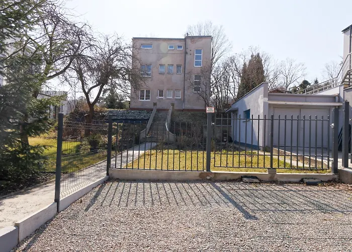 W Zabytkowej Kamienicy דירה *