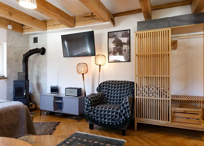 W Zabytkowej Kamienicy * גדינייה